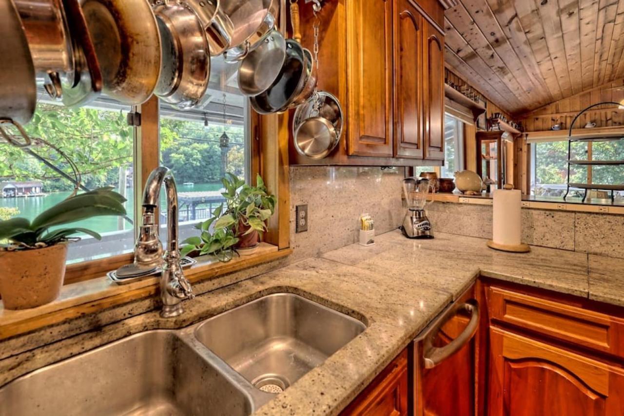 Hannahs Perch On Lake Burton With Private Top Patio And Bottom Dock Clayton Exterior foto